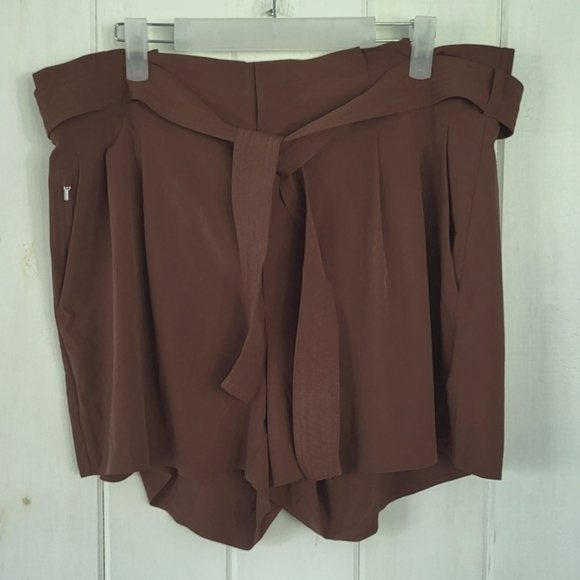 Athleta Pants - Athleta Skyline II Raisin Pleated Paperbag Shorts